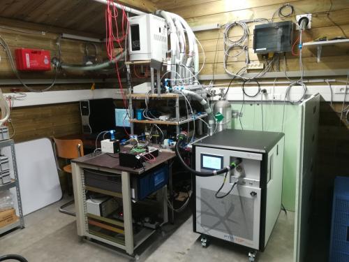 L'instrument PTR-TOF-MS dans une cabine de mesure