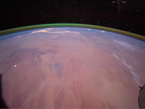 L'airglow se produit dans l'atmosphère terrestre