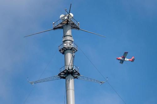 Toezichtvliegtuig voert metingen uit rondom KNMI-meettoren